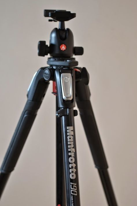 Dr.Mousam's Photography: Review of MANFROTTO 190XPRO3 tripod with MANFROTTO... Photography Basics, You Loose, Photography Equipment, Italian Design, Tripod, Cool Things To Make, Photography Tips, Photography