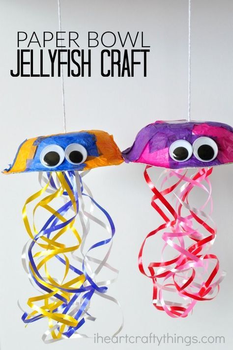 This colorful jellyfish craft for kids is a great for a summer kids craft or as an ocean kids craft. It's so simple to make and requires no messy painting. Jellyfish Craft For Kids, Ocean Kids Crafts, Messy Painting, Colorful Jellyfish, Jellyfish Craft, Kraf Kertas, Diy Summer Crafts, Ocean Kids, Summer Crafts For Kids