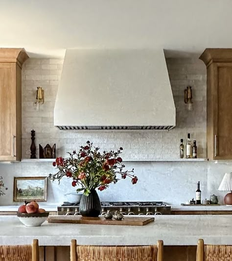 White Plaster Hood Range, Custom Oven Hoods, Range Hood Kitchen Ideas, Hoodsly Range Hood, Plaster Range Hood Between Cabinets, Plaster Oven Hood, Plaster Range Hood Ideas, Hood Ranges Kitchen, Kitchen Oven Hood Ideas