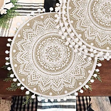 SWECOMZE Set of 4 Round 38 cm Woven Placemats, Boho Cotton Placemats, Coasters, Washable, Heat Resistant and Non-Slip, Ideal for Kitchen, Party, Wedding, etc. (White Tassel 1) : Amazon.de: Home & Kitchen Boho Wedding Table Runner, Fringe Table, Jute Mats, Placemats For Round Table, Macrame Table, Round Placemat, Macrame Table Runner, Coaster Art, White Mandala