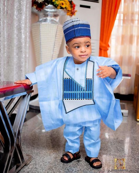 agbádá on Instagram: “🔝⚡️Sweet boy, Fresh guy ⚡️ #agbada⁣⁣⠀﻿⁠ .⁣⠀﻿⁠ agbada.com⁣⠀﻿⁠ .⁣⠀﻿⁠ 📸: @cuteprinceclothier⁠ ⁣⠀﻿⁠ Like ⚜️ Comment ⚜️ Share⁣⠀﻿⁠ .⁣⠀﻿⁠ .⁣⠀﻿⁠…” Agbada Design For Kids, Children Agbada Style, Agbada Styles For Kids, Baby African Clothes, Agbada Design, African Suit, Traditional Suit, Dress For Kids, Birthday Fits