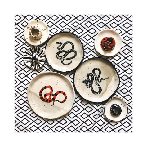 Snake Pottery Painting, Snake Trinket Dish, Whip Illustration, Snake Ceramics, Snake Pottery, Ceramic Snake, Ceramic Plates Art, Snake Painting, Pottery Inspo