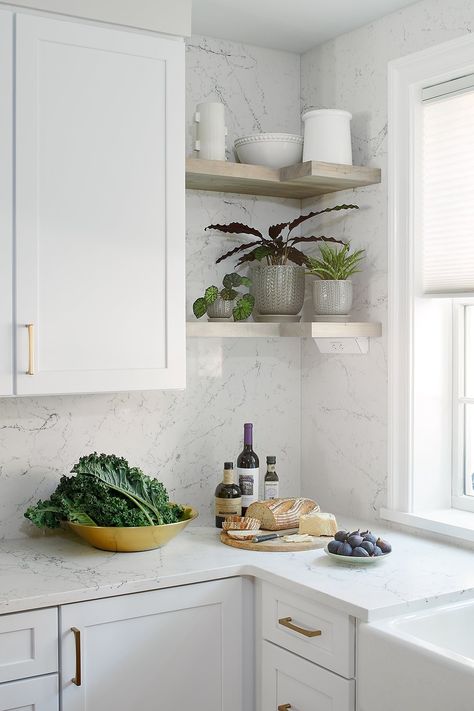 Solid Surface Backsplash Ideas | Airy Kitchens Solid Backsplash Kitchen, Solid Backsplash, Solid Surface Backsplash, Cream Cabinets, Ceramic Tile Backsplash, Stainless Steel Stove, Stainless Backsplash, White Subway Tiles, French Chandelier