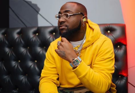 Nigerian singer David Adeleke, who is popularly known as Davido, took to his official social media accounts to post pictures of the house. The singer, who is known for his generosity to his crew members and friends, made the announcement via social media. Recently, Davido took to his Instagram page to share the beautiful moment [...] The post Davido buys a house for DMW’s 30 Billion Gang in plush Lekki area appeared first on Sidomex Entertainment. Fall Video, Rapper Outfits, Nigeria News, Tonight Show, Jimmy Fallon, Album Releases, Record Label, Being A Landlord, Celebrity News