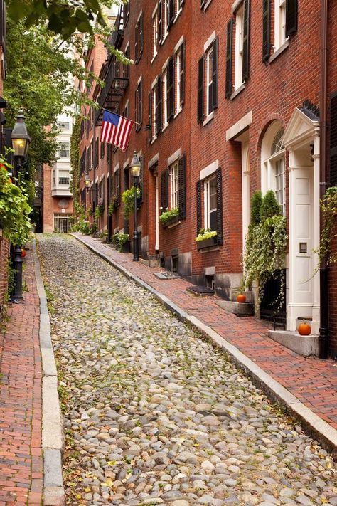 Acorn Street, Beacon Hill - Boston, Massachusetts Beacon Hill Boston, Beacon Hill, Oh The Places Youll Go, In Boston, Rhode Island, Wonderful Places, New Hampshire, Vacation Spots, Shutters