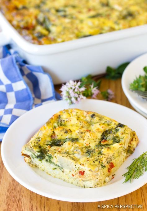 Greek Omelette Casserole - A Spicy Perspective Omelette Casserole, Greek Omelette, Mediterranean Diet Breakfast, Mediterranean Breakfast, Healthy Casserole Recipes, Omelets Recipe, Healthy Casseroles, Diet Breakfast Recipes, Diet Breakfast