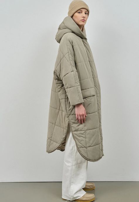 Oversized Puffer Coat, Camping Shoes, Warm Coats, Oversized Puffer, Puffer Coats, Structured Dress, Street Style Blog, Puffer Parka, Basic Needs