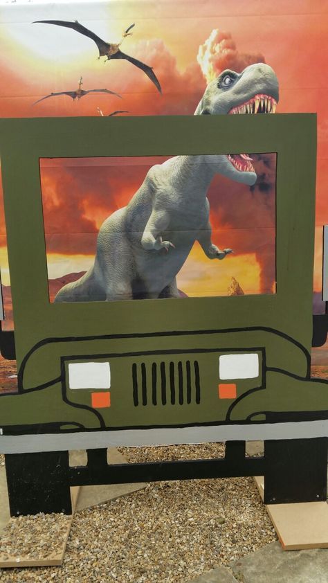 Photo prop jeep with dinosaur back drop Dinosaur Vbs, Dinosaur Photo Booth, Jungle Book Birthday, Jurassic Park Birthday Party, Jurassic Park Party, Jurassic Park Birthday, Park Party, Sixth Birthday, Jeep Photos