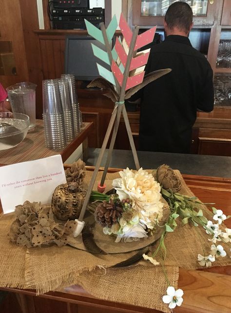 Arrow Centerpiece Ideas, Native American Centerpieces, Pocahontas Centerpiece Ideas, Pocahontas Themed Wedding, Brave Quinceanera Theme, Pocahontas Quinceanera Theme, Pocahontas Wedding, Coachella Theme, Diy Teepee