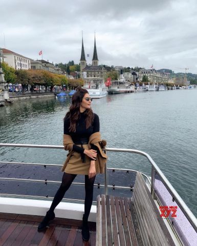 Switzerland Outfit, Winter Honeymoon, Luzern Switzerland, Karishma Tanna, Indian Movies, Instagram Editing, Winter Travel, Casual Style Outfits, Winter Fashion Outfits