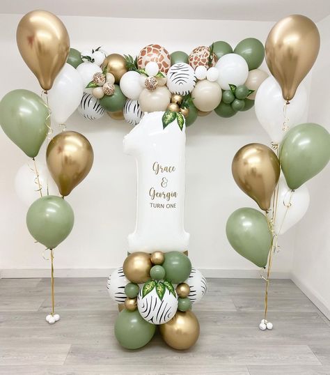 Balloon Garland One Year Old, Baloon Decorations First Birthday, Balloon Decorations One Year, Baloons Idea, Happy Birthday Decoration, 1st Birthday Balloon Decorations, Baloon Decoration Idea, 1 St Birthday Decoration Ideas, Wild One Birthday Party Balloons