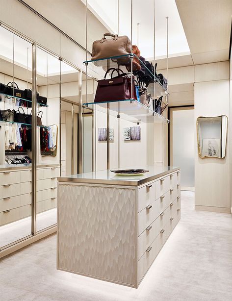 Foyer Living Room, Dressing Room Closet, Dream Closet Design, Walk In Closet Design, Chic Bedroom Decor, Luxury Closets Design, Bags Ideas, Closet Decor, Bedroom Closet Design