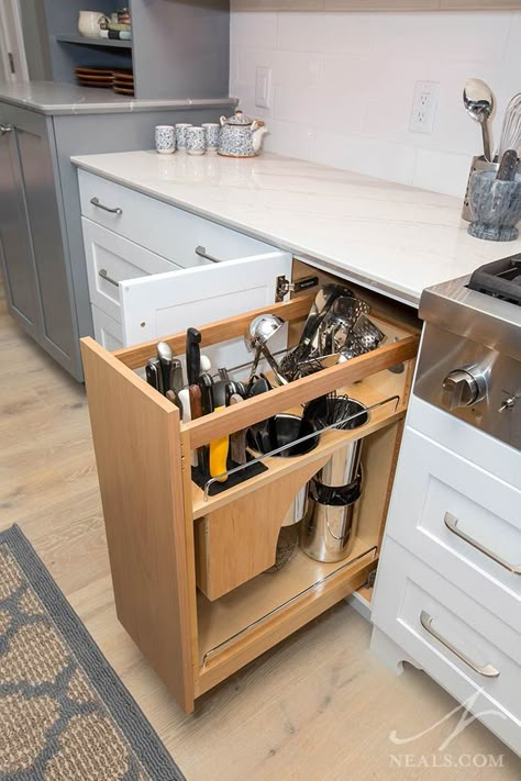 10 “Must Have” Accessories for Kitchen Cabinet Storage Kitchen Island Storage, Kitchen Cabinet Accessories, Cookware Storage, Kitchen Cabinet Layout, Kitchen Cupboard Designs, Florida Homes, Cabinet Accessories, Kitchen Cabinet Organization, Transitional Kitchen