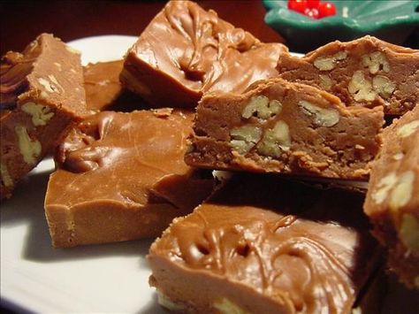 Southern Cooking: Read more at: http://www.food.com/recipe/paula-deens-5-minute-fudge-140261?oc=linkback 5 Minute Fudge, Divinity Candy, Paula Dean, Fudge Ingredients, Paula Deen Recipes, Recipes Chocolate, Holiday Goodies, Dessert Tray, Homemade Candies