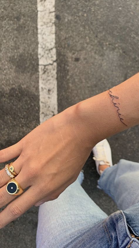 Tattoo Top Of Wrist, Chérie Tattoo, Orion Carloto Tattoo, Horizontal Wrist Tattoo, Braclet Tattoo Ideas, Cadenas Tattoo, Name Tattoo Wrist, Cherie Tattoo, Name Tattoo Placement For Women