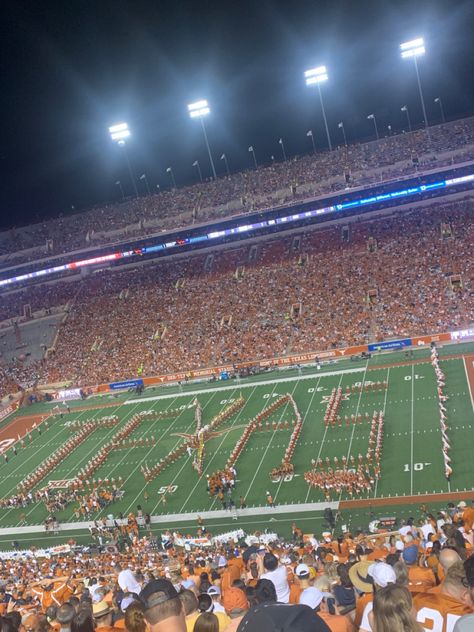 Texas college football game Texas College Football, Texas Aesthetic, Texas College, College Pictures, Texas Football, College Football Games, Freshman College, Dream College, Education College