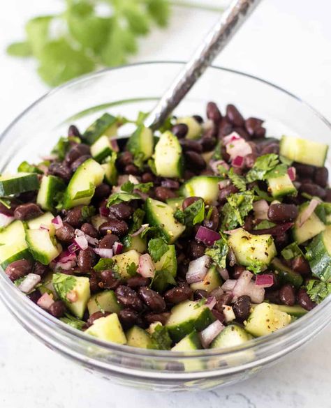 Vegan Bean Salad, Thai Cucumber Salad, Black Bean Salad Recipe, Easy Summer Side Dishes, Summertime Salads, Salsa Fresca, Black Bean Salad, Bean Salad Recipes, Cucumber Recipes