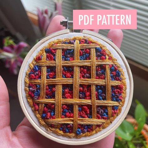 Pie Embroidery, Sheep Embroidery, Mixed Berry Pie, Embroidery Stitches Beginner, Abstract Embroidery, Berry Pie, Quick Stitch, Flower Embroidery Designs, Embroidery Craft