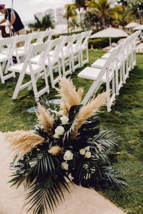 tropical floor arrangment for wedding aisle. Tropical leaves, white roses and pampas with white chairs White Roses And Pampas, Boho Glam Wedding, Floral House, Green Wedding Flowers, White Chairs, Dream Wedding Decorations, Baby Foods, Wedding Decor Inspiration, Ceremony Wedding