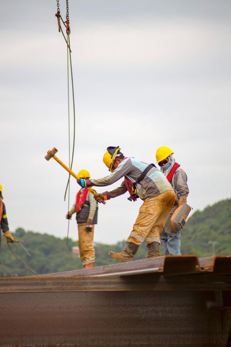 Construction worker men holding hammer photo – Free Construction Image on Unsplash Sell House Fast, We Buy Houses, Au Pair, Sell Your House Fast, Residential Construction, Construction Work, Selling Your House, Construction Services, Construction Worker