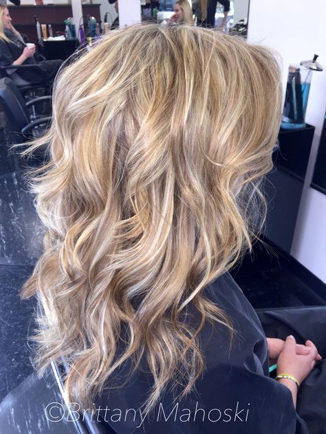 Blonde Medium Length Hair With Layers Over 50, Medium Blonde With Layers, Angled Layered Bob Haircuts, Medium Layered Blonde Hair, Mermaid Haircut Medium, Medium Blonde Hair With Layers, Shag Long Hair Choppy Layers, Blonde Hair Cuts Medium Long Layered, Blonde Medium Length Hair With Layers