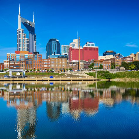 If you’re looking for a road trip bookended by two great cities in the center of the United States, then Saint Louis to Nashville is absolutely a trip you should investigate. Nashville Real Estate, Living In Nashville, Cumberland River, Music Row, Nashville Music, Sound Music, Centennial Park, Road Trip Destinations, Grand Ole Opry