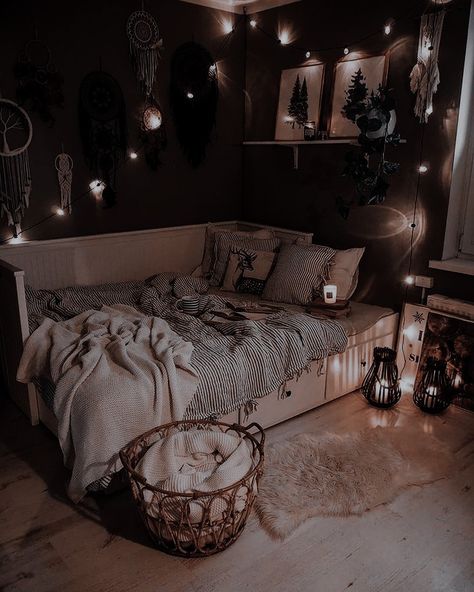 Elegant Dark Bedroom Ideas, Forest Bedroom Night Lights, How To Decorate A Bedroom With Dark Brown Furniture, Room Ideas Aesthetic Dark Feminine, Witchy Boho Decor Bedroom, Bedroom Ideas For Artists, Cozy Basement Bedroom Aesthetic, Black Bedroom Walls Inspiration, Dark Bedroom Ideas Black