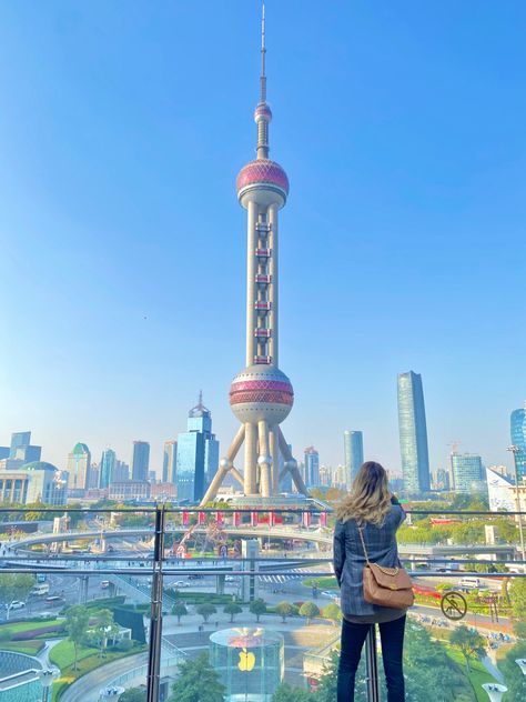 Shanghai Instagram Pictures, China Futuristic, Shanghai Aesthetic, Museum Restaurant, Chinese Places, Shanghai Travel, Shanghai Skyline, Shanghai Tower, Vacation List