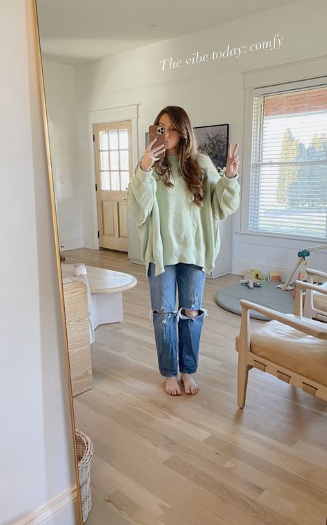 Kristen Johns Outfits, Comfy Easter Outfits, Casual Outfits Spring Comfy, Salon Fits, Church Outfit Spring, Kristin Johns, Cute Modest Outfits, Cold Outfits, Causual Outfits