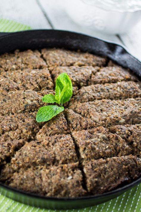 Baked Kibbeh Recipe, Lebanese Meatballs, Kibbeh Recipe Lebanese, Baked Kibbeh, Kibbeh Recipe, Dessert Pasta, Middle East Food, Syrian Food, Cucumber Yogurt