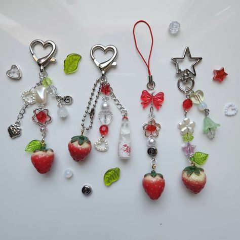 for sale on my insta @ pearlymaru :) Silly Keychains, Sanrio Charms, Silly Earrings, Manik Manik, Strawberry Charm, Bead Charms Diy, Diy Bracelets Patterns, Handmade Wire Jewelry, Paper Crafts Diy Tutorials