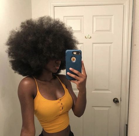 Cabello Afro Natural, Big Afro, Type 4 Hair, Girls Natural Hairstyles, Pelo Afro, Dark Skin Beauty, Natural Hair Beauty, Afro Hair, Natural Hair Inspiration