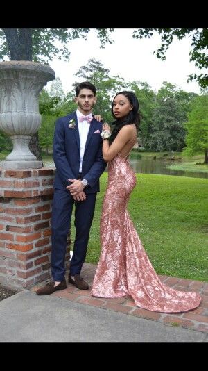 Prom Pics Ideas, Prom Couples Outfits, Prom Goals, Makeup Gifts, Prom Couples, Prom Pics, Couples Outfits, Gifts Bags, Prom Season