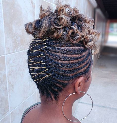 Updo with Cornrows and Curly Top Crochet Updo, Curly Braided Hairstyles, Easy Braid Styles, Curly Crochet Braids, Cheveux Oranges, Loose French Braids, Different Braids, Curly Braids, Curly Hair Braids