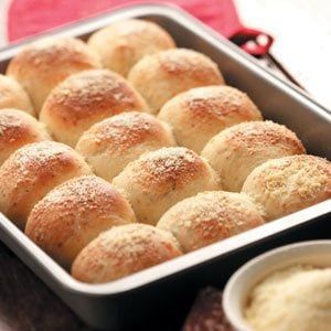 Pan Rolls Recipe, Pan Rolls, Appetizer Bread, Italian Rolls, Rolls Homemade, Bread Sticks, Homemade Dinner Rolls, Baked Rolls, Honey Oats