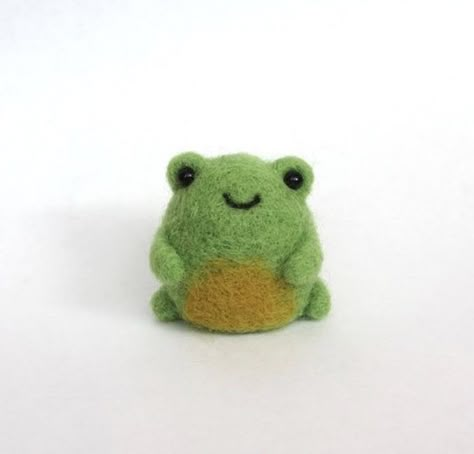 Needle Felted Frog, Felted Frog, Needle Felting Diy, Needle Felted Christmas, Needle Felting Tutorials, Frog Art, Needle Felting Projects, Felting Tutorials, Needle Felted Animals