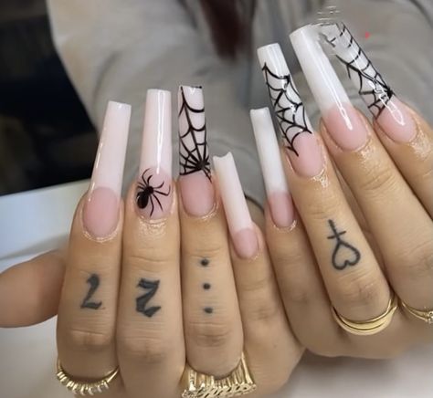 Brats Inspired Nails, Nail Ideas Black, Nail Art White, Spider Nail, Ring Tattoo, Holloween Nails, Halloween Acrylic Nails, Black Nail Art, Goth Nails