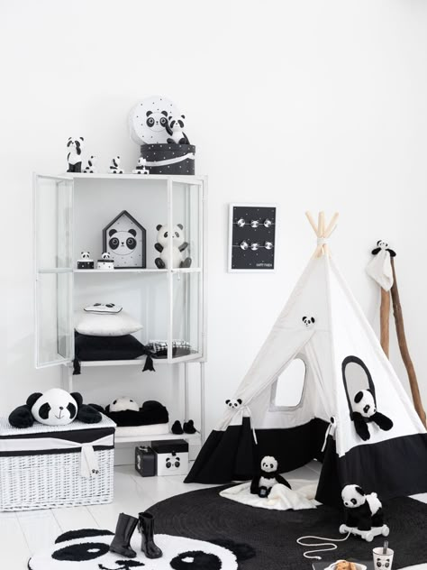 Panda Theme Room Decor, Panda Theme Bedroom, Panda Theme Room, Panda Room Ideas, Panda Bedroom Ideas, Panda Nursery Theme, Panda Room Decor, Chill Room Aesthetic, Panda Rug