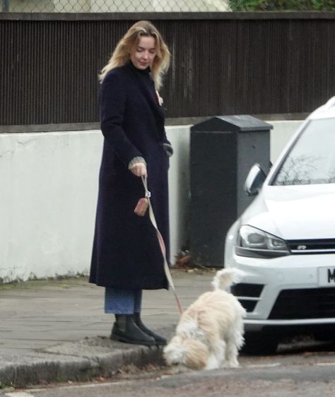 Jodie Comer Boyfriend, Jodie Comer Paparazzi, Jodie Comer The White Princess, Jodie Comer Stage Door, Jodie Comer Medieval, London November, Killing Eve, Jodie Comer, North London