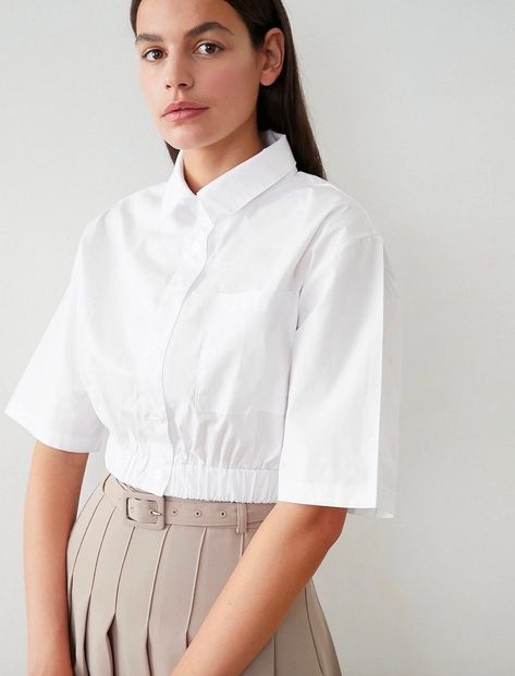 Short-Sleeve Shirts for Summer 2020 – theFashionSpot Cropped White Shirt, Pixie Market, Fashion Tops Blouse, Ribbed Knit Dress, Poplin Shirt, White Shirts, Trendy Tops, Fashion Tops, White Linen