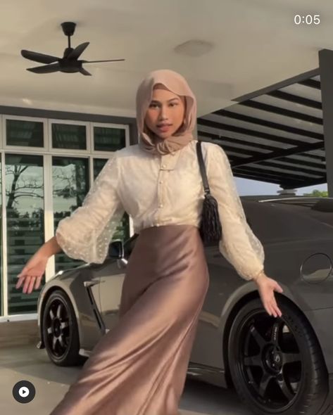 Euphoria Outfits Party, Aesthetic Hijabi Outfits, Skirt Outfits Hijab, Euphoria Outfits, Hijabi Dresses, Kondangan Outfit, Outfit Ngampus, Hijabi Fits, Mix Match Outfits