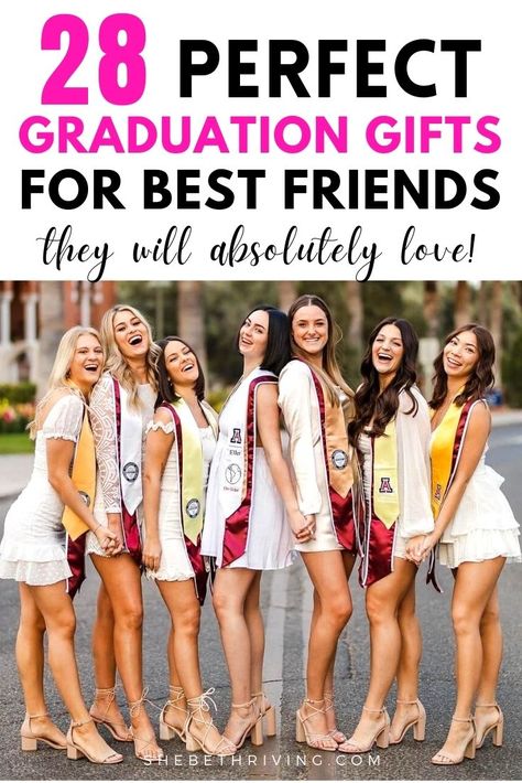 Cute Graduation Gift Ideas, Bff Graduation Gift, Sentimental Graduation Gifts, Homemade Graduation Gifts, Graduation Gift Ideas For Her, College Graduation Gift Ideas, Easy Graduation Gifts, Best Friend Graduation, Graduation Gifts For Best Friend