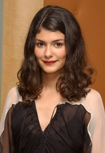 Audrey Tatou with longer hair Audrey Tatou, Amy Acker, Audrey Tautou, Haircut Types, French Beauty, Actrices Hollywood, French Actress, Hair Design, Half Up Half Down Hair