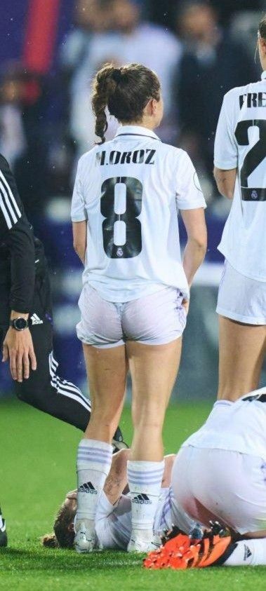 Real Madrid Girl, Women Football Players, Hot Soccer Players, Futbol Aesthetic, Soccer Girls Outfits, Female Soccer, Women Soccer, Soccer Photography, Female Soccer Players