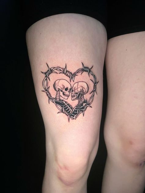 Change Of Heart Tattoo, Skeleton Heart Tattoo, Skeleton Lovers Tattoo, Skull Heart Tattoo, Skeleton Couple Tattoo, Brother And Sister Tattoo Ideas, Sister Tattoo Ideas, Anatomical Heart Tattoo, Skeleton Tattoo