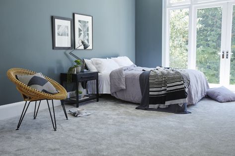 18 Small Bedroom Ideas To Fall In Love With – Small Bedroom ... Cheap Bedroom Ideas, Grey Carpet Bedroom, Light Gray Carpet, Carpet Decor, Carpet Bedroom, Small Bedroom Decor, Beige Carpet, Grey Carpet, Bedroom Paint