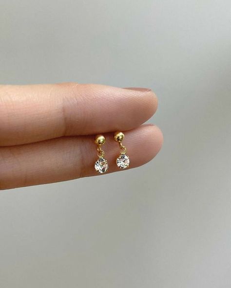 Gold Earrings Designs Small Size, Small Gold Earrings Studs, Simple Gold Earrings For Daily Use, Gold Earrings Designs Studs, Everyday Earrings Simple Classy, Kids Earrings Gold, Gold Earrings Studs Simple, Simple Jewelry Earrings, Ball Earrings Gold