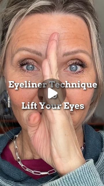 Eyes Liner, Eyeliner Over 50, Eyeshadow Over 50, Eyeliner Over 50 How To Apply, Liquid Eyeliner Over 40, Eyeliner Hacks For Beginners, Applying Liquid Eyeliner, Eyeliner Over 40 For Women, Eye Makeup For 60 Year Old Women