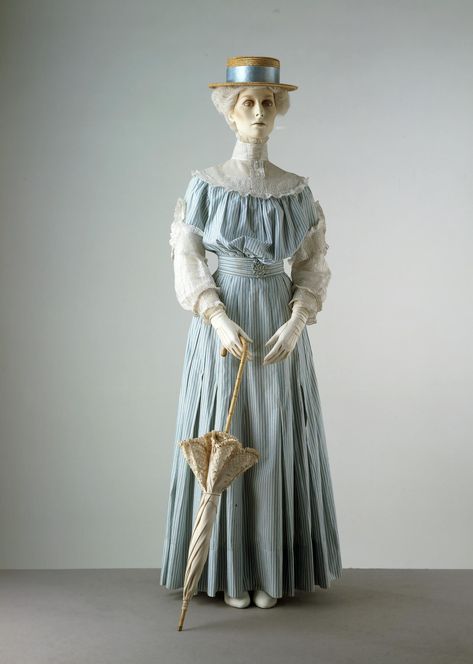 Examining Edwardian Dresses from the V&A – Empress of Buttons 1900s Fashion, Summer Day Dresses, Fashion Silhouette, Edwardian Dress, Expensive Clothes, Blue And White Dress, Edwardian Era, Edwardian Fashion, Historical Costume