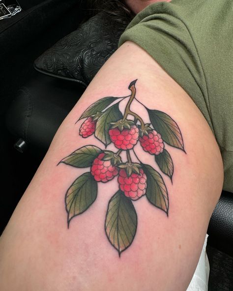 Berries made at @greenstatetattooconvention One more day! There are so many talented artists attending this convention, stop in to check out everyone’s booth! #raspberrytattoo #vermonttattoo #vermonttattooers #femaletattooartist #ladytattooers #neotraditional #colortattoo #fruittattoo Charcuterie Board Tattoo, Raspberry Branch Tattoo, Berries Tattoo, Raspberry Tattoo, Strawberry Tattoos, Berry Tattoo, Strawberry Tattoo, Fruit Tattoo, Pretty Tattoo